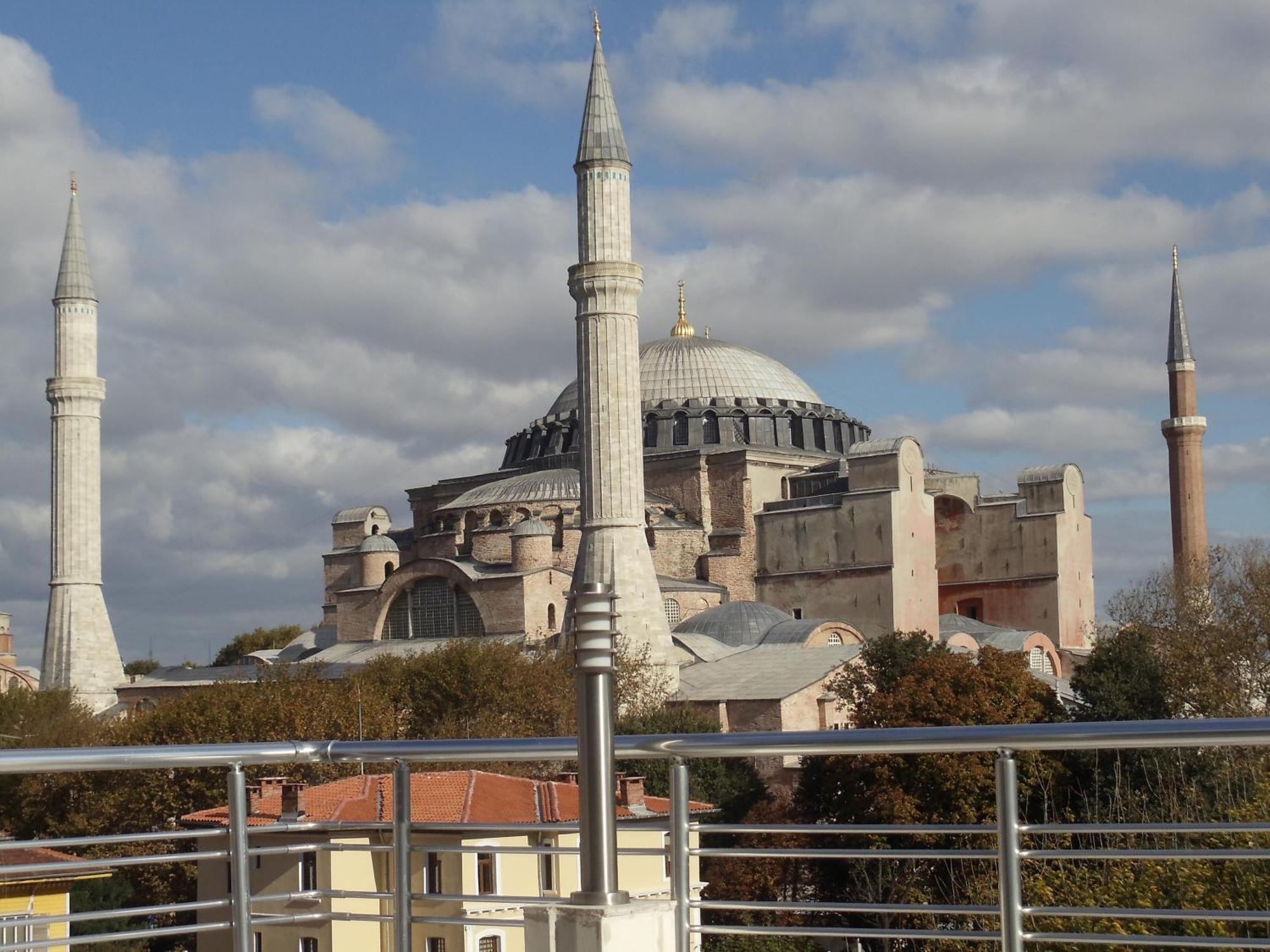 Ares Hotel Istanbul Bagian luar foto