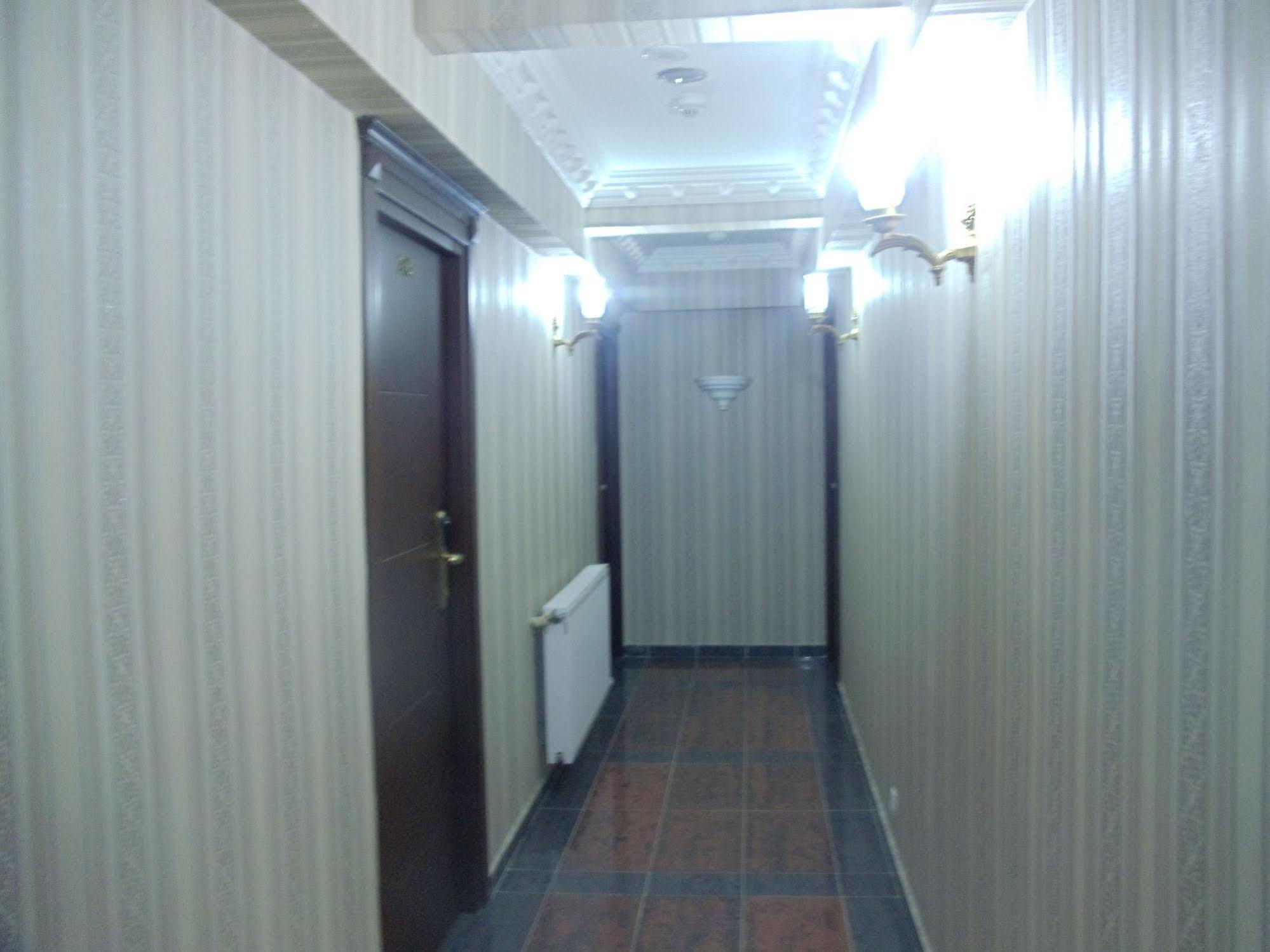 Ares Hotel Istanbul Bagian luar foto