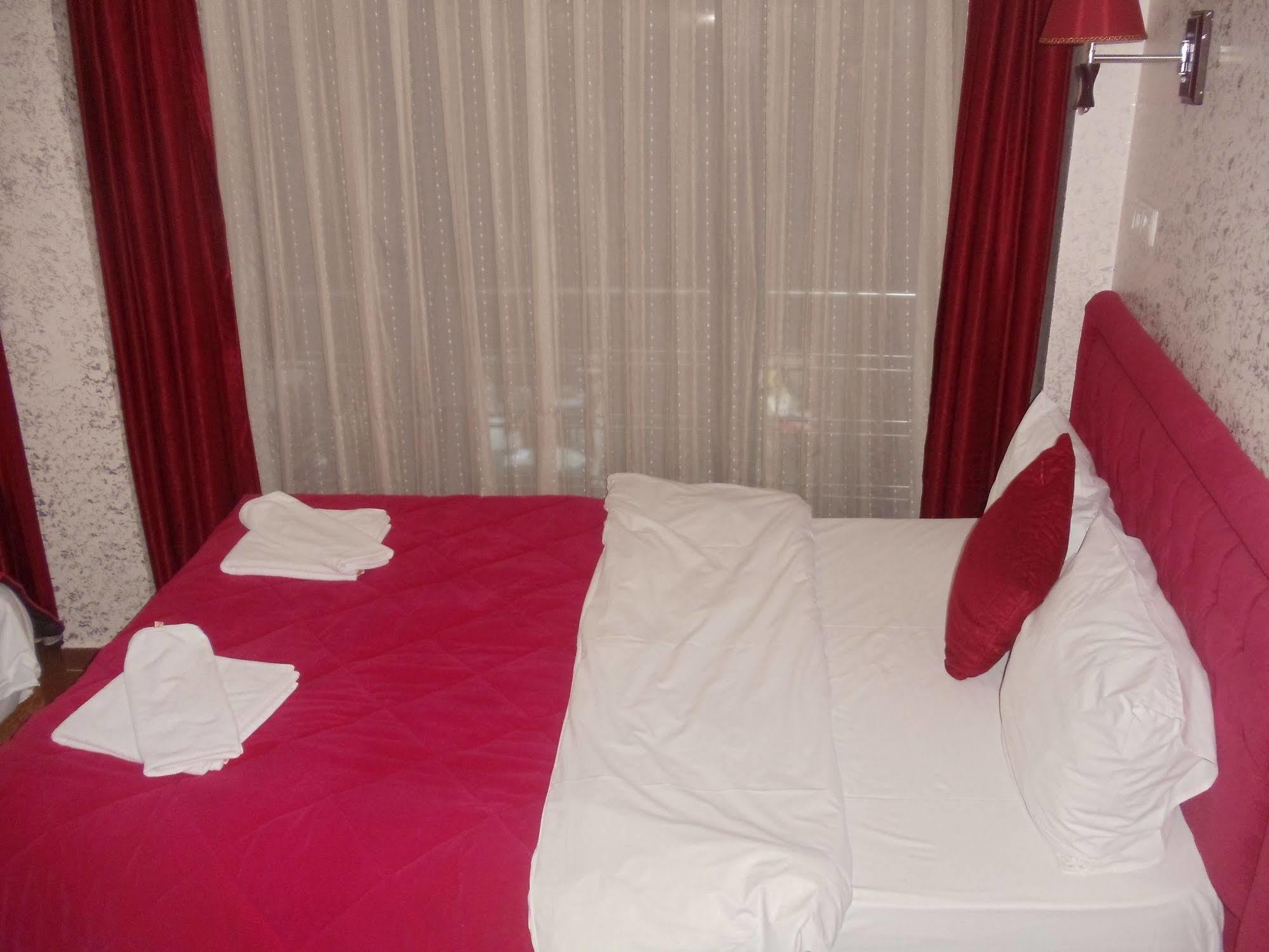 Ares Hotel Istanbul Bagian luar foto