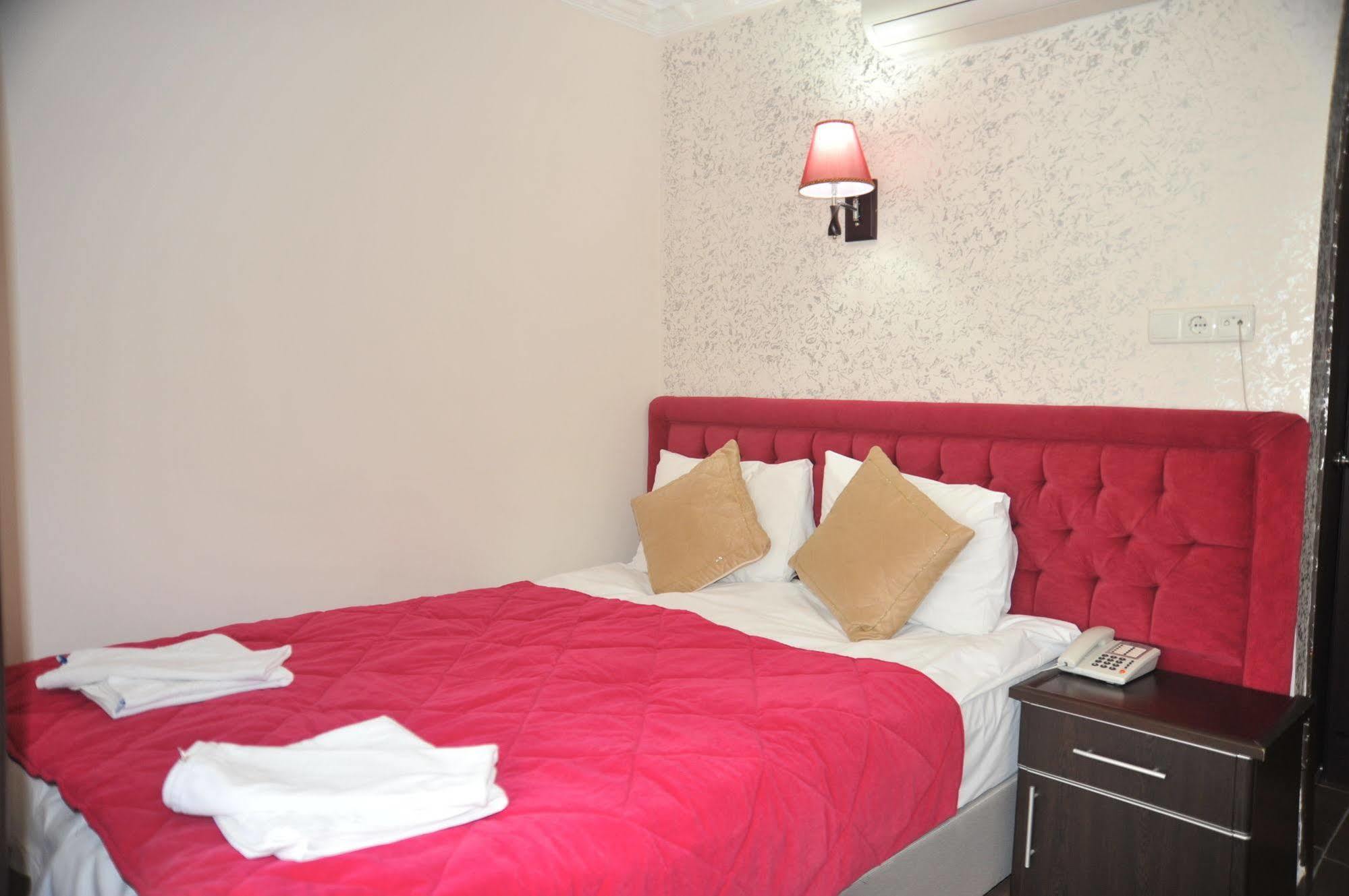 Ares Hotel Istanbul Bagian luar foto
